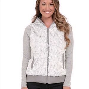Patagonia Conejo White Gray Fuzzy Hoodie Vest